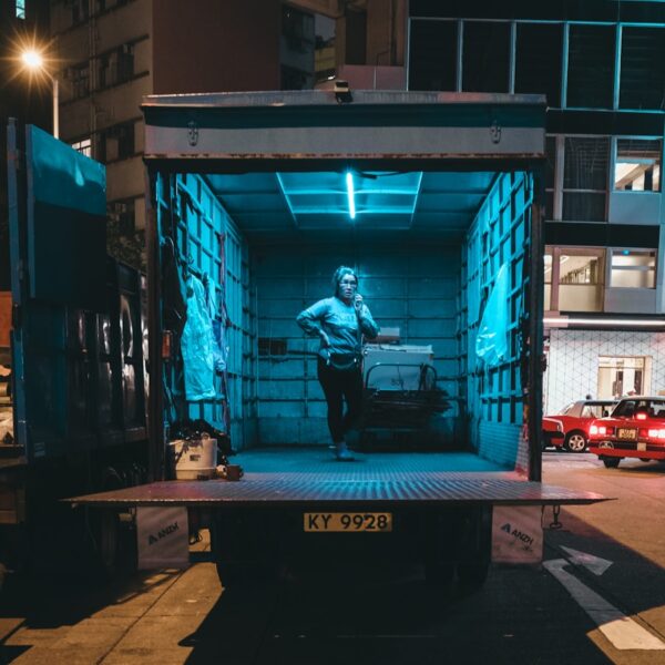 Photo "More Than Muscle: Discover the Diverse Roles in the Moving Industry"